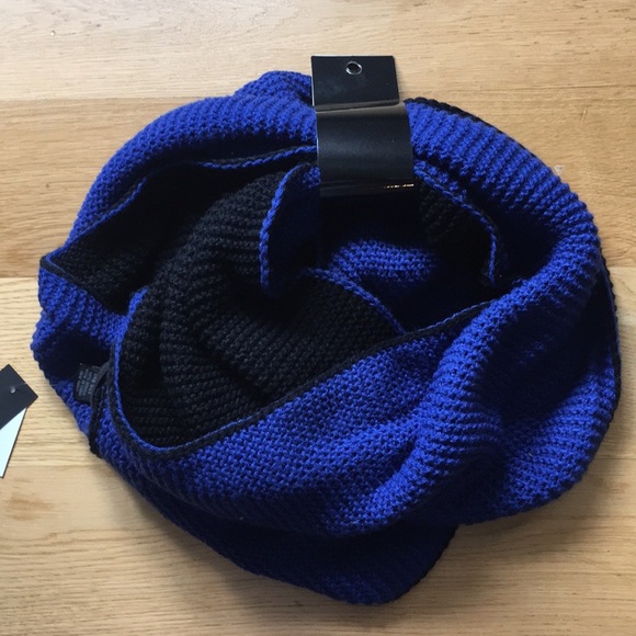 Steve Madden Accessories - Steve Madden infinity scarf.